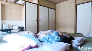 【素人流出】温泉旅館で愛し合うリアルな素人カップルのSEXを覗き見 日本人/素人カップル/個人撮影/ハメ撮り/無修正/パイパン/中出し/スマホ/女子大生/まろちゃんねる