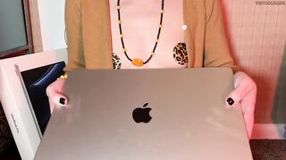 Topless ASMR MacBook Pro Unboxing