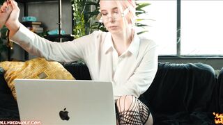 Everyone saw how my boyfriend fucks me in Zoom - MollyRedWolf