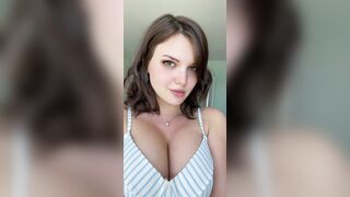 Amateur OnlyFans Star Shows Off Big Boobs with Close Up Video